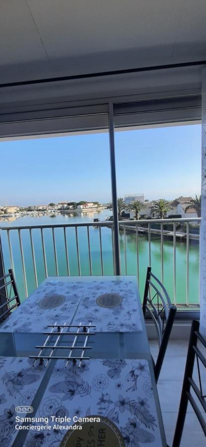 Vue Magique Sur La Marina - Appart En Duplex, Les Pieds Dans L'Eau Сен-Сиприен Экстерьер фото