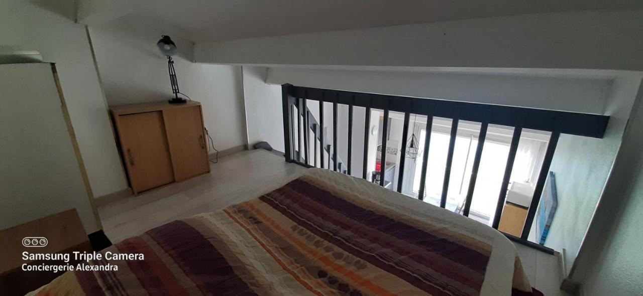 Vue Magique Sur La Marina - Appart En Duplex, Les Pieds Dans L'Eau Сен-Сиприен Экстерьер фото