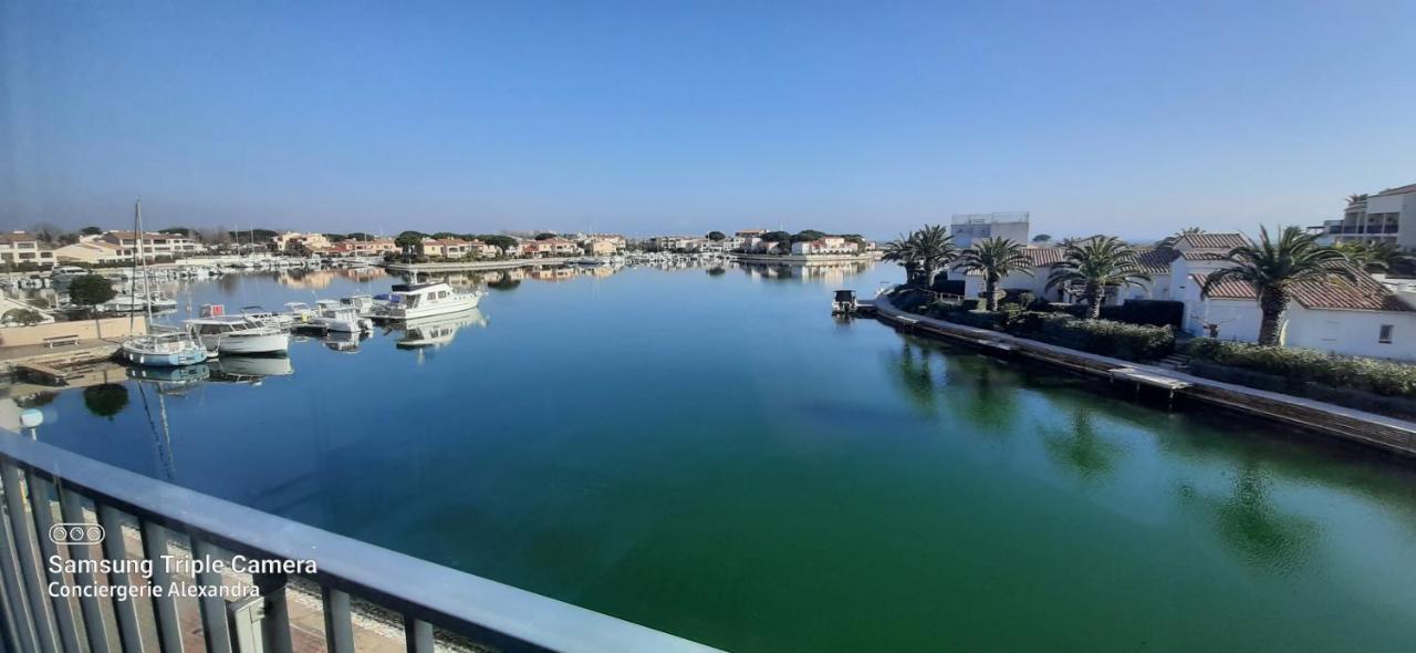 Vue Magique Sur La Marina - Appart En Duplex, Les Pieds Dans L'Eau Сен-Сиприен Экстерьер фото